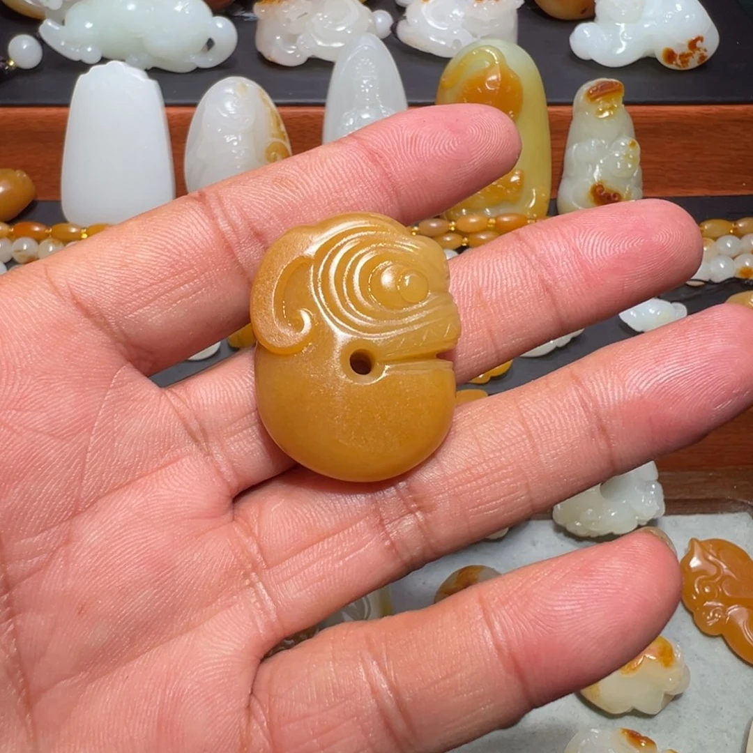 和田玉未镶嵌颈饰