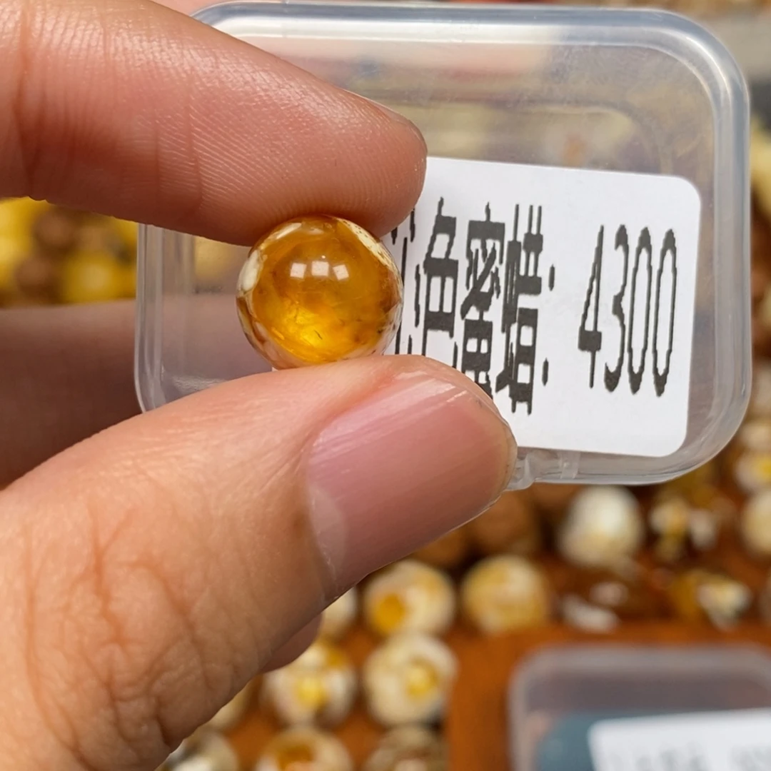 蜜蜡未镶嵌珠宝奇石4300