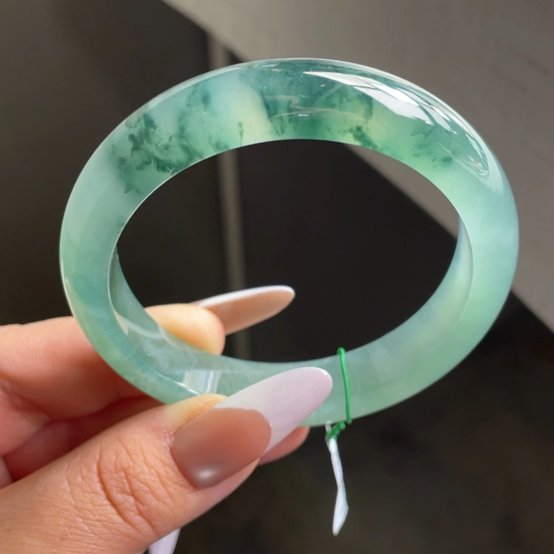 翡翠未镶嵌手镯【包容捡漏】冰透湖水绿飘花正圈手镯