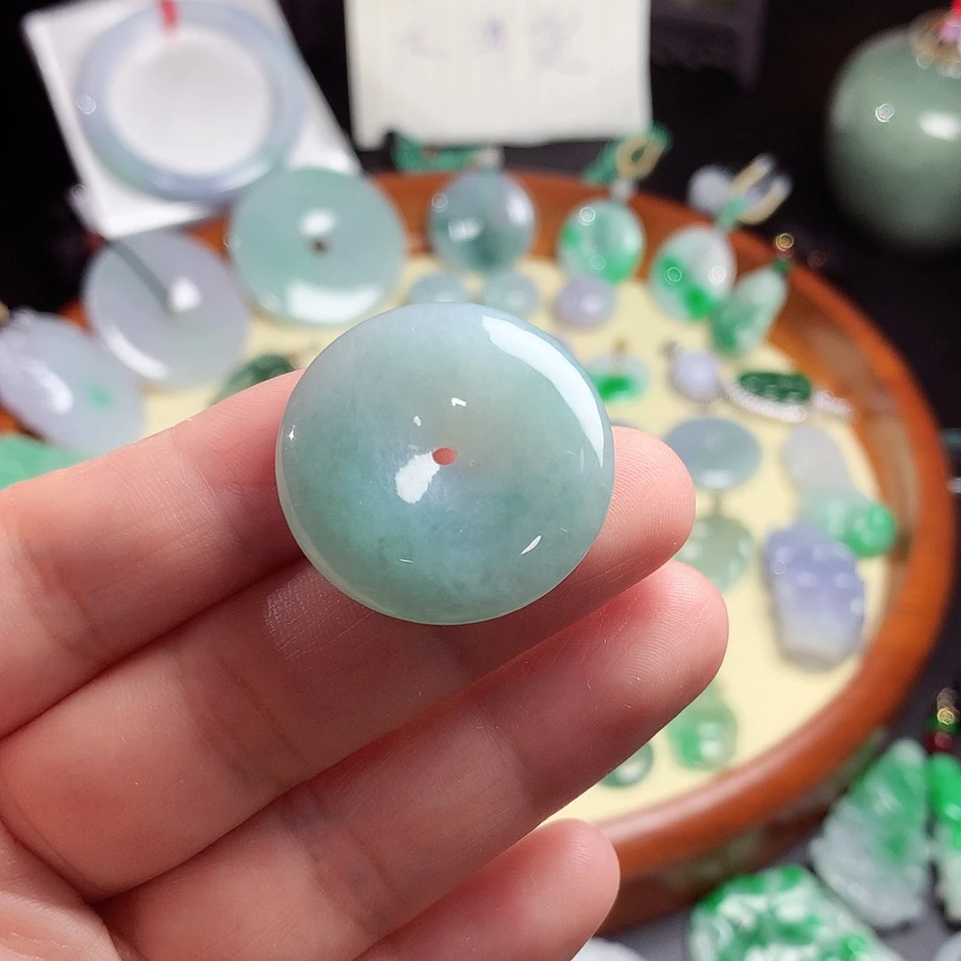颈饰未镶嵌翡翠吊坠