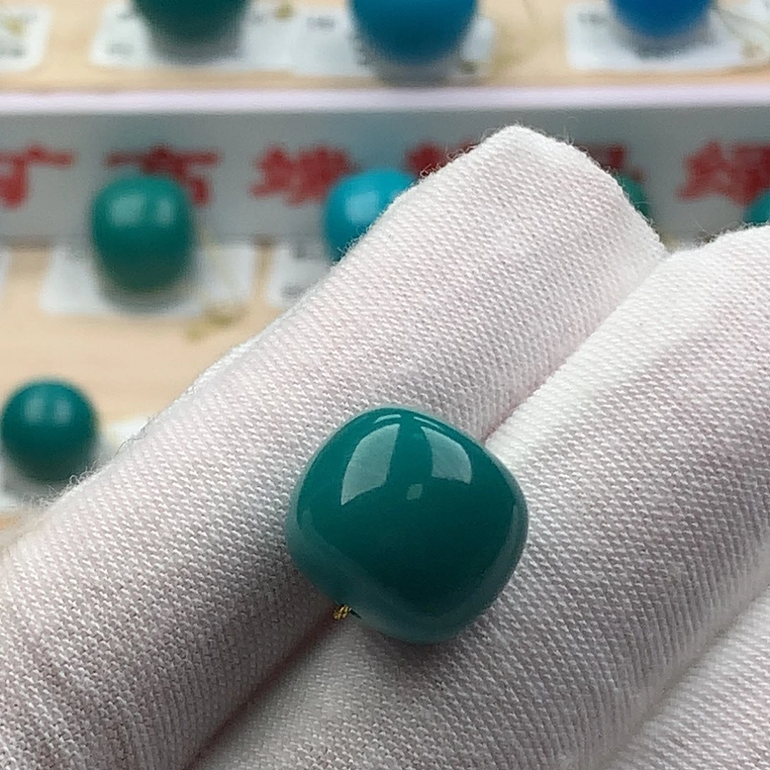 绿松石未镶嵌珠宝奇石13.7-12.5