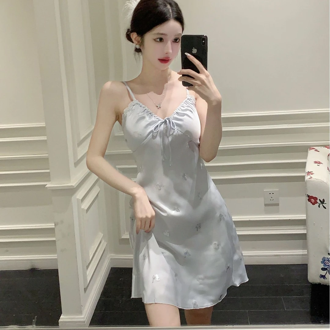 【CherryBaby】银色吊带睡裙性感蝴蝶冰丝结局带胸垫连衣裙