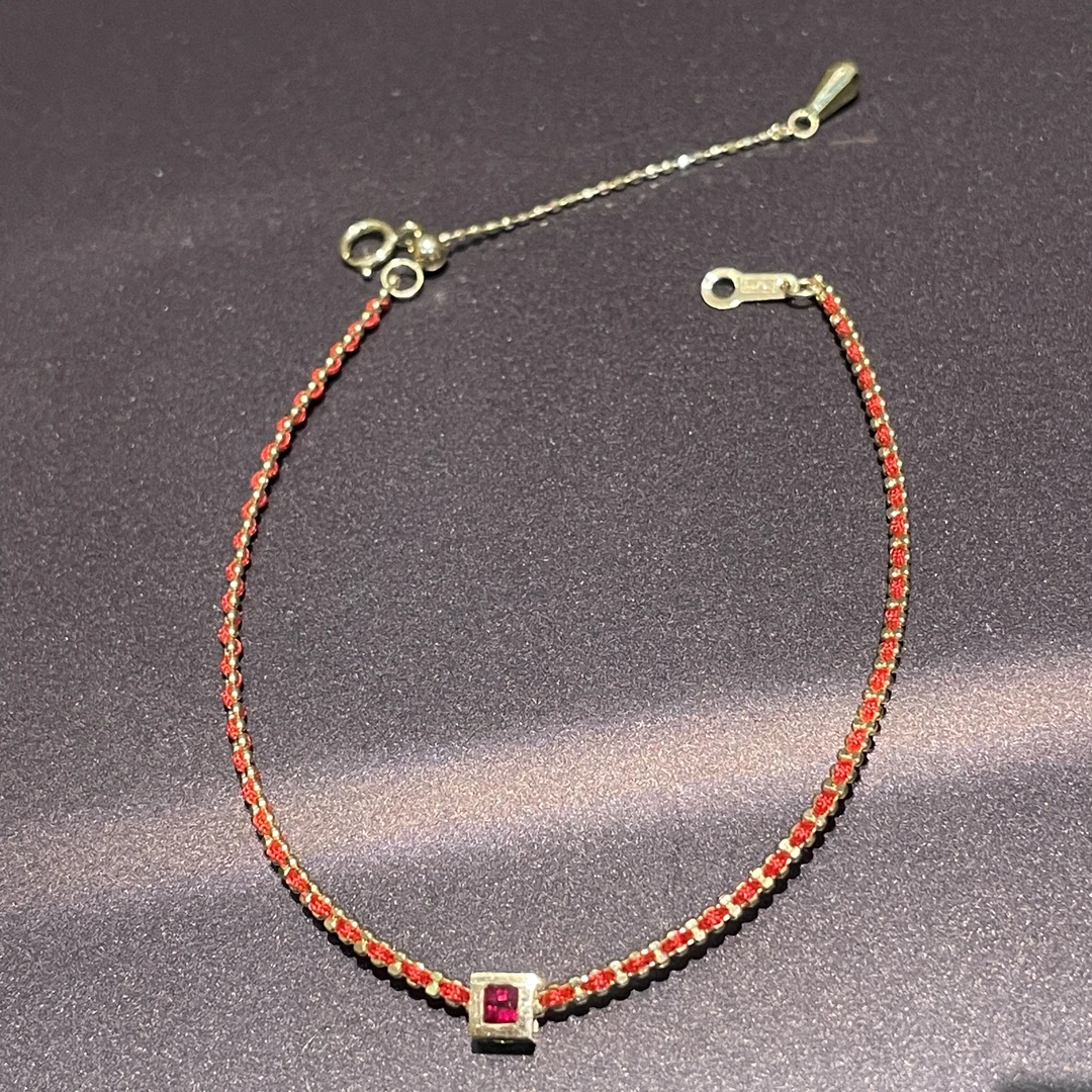 18k红宝石方块时尚简约红绳手链