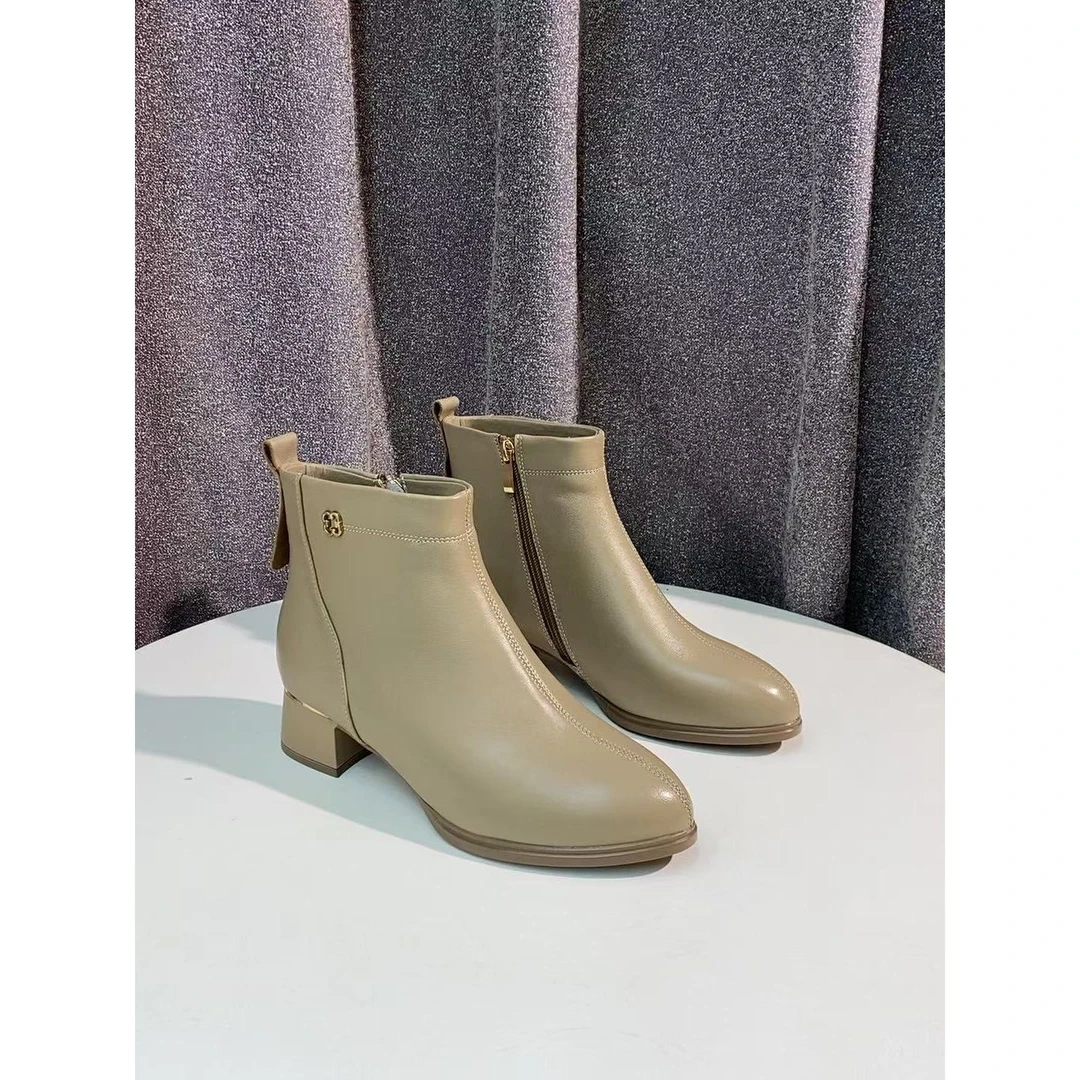 C2096 杏色  时尚粗跟尖头真皮短靴 时装靴