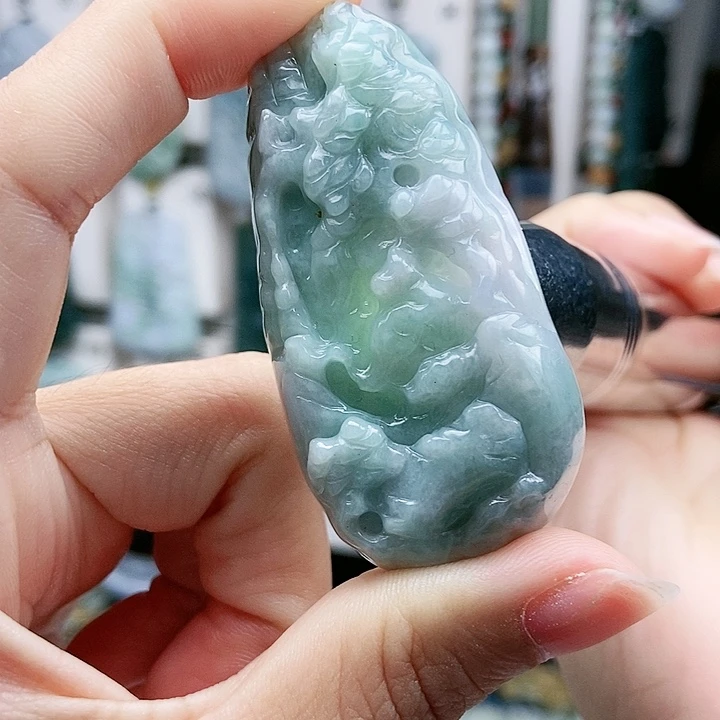 颈饰足铂镶嵌翡翠翡翠