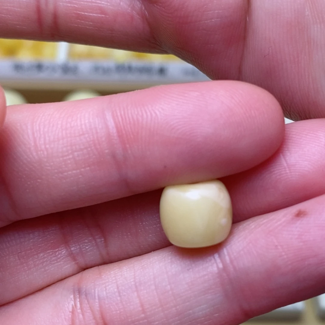 未镶嵌琥珀裸石S***n蜜蜡老型