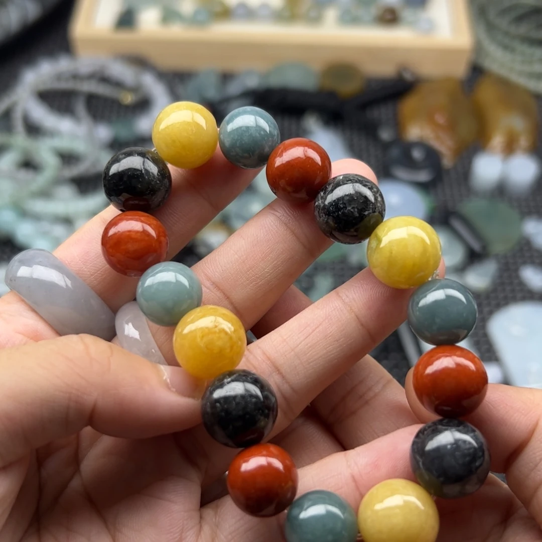 未镶嵌挂件翡翠多宝，红色非翡翠