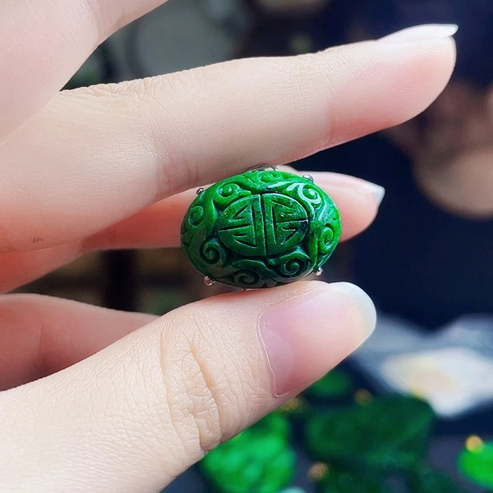 翡翠银S925镶嵌颈饰多样性