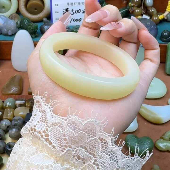 *****和田玉（糖玉）未镶嵌手镯