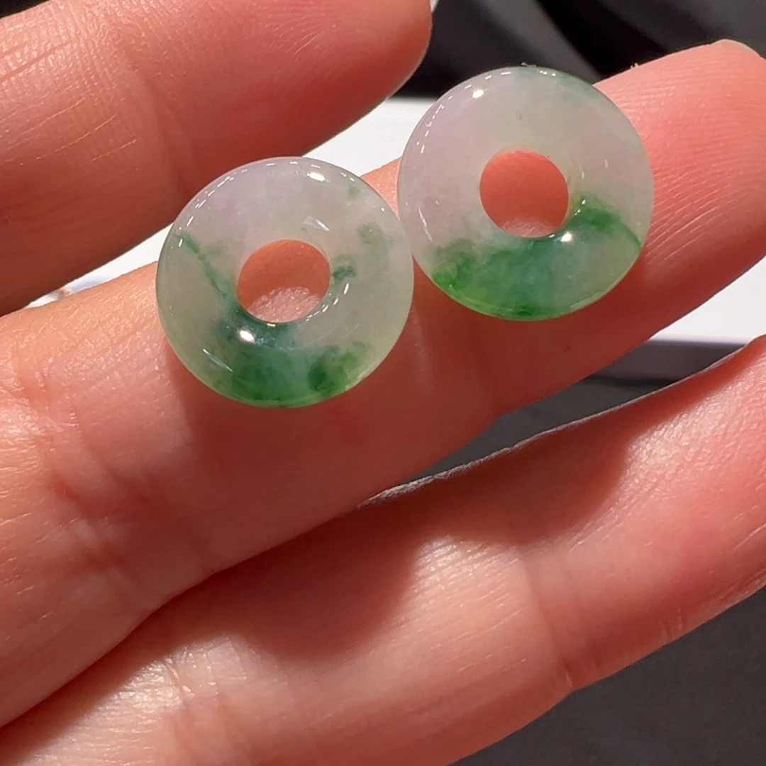 翡翠未镶嵌颈饰甜甜圈