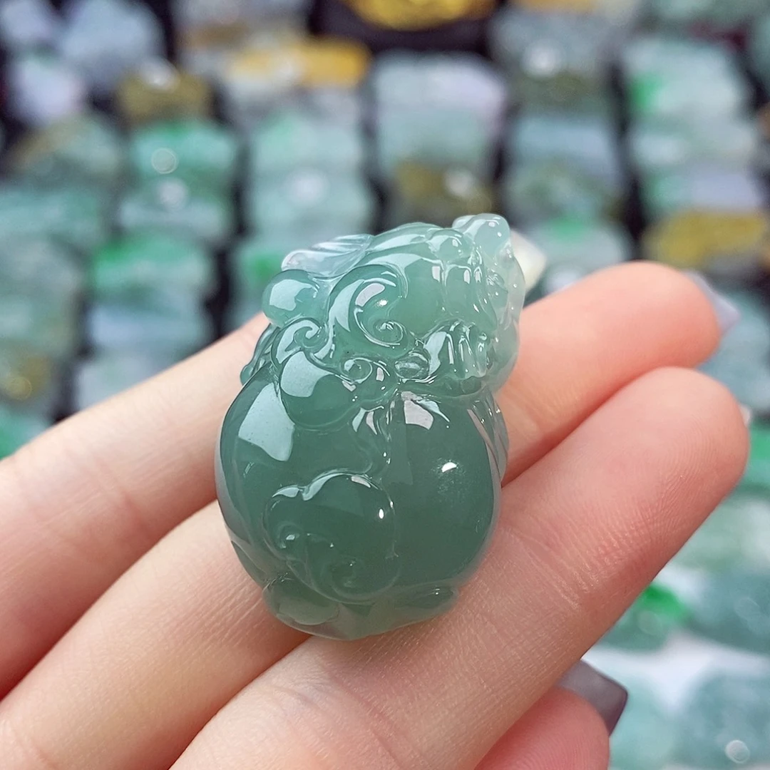颈饰未镶嵌翡翠天然