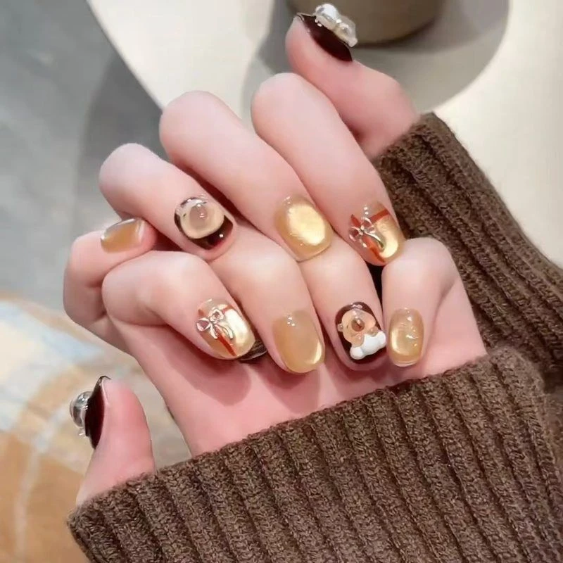 小红书爆款卡皮巴拉穿戴甲咖色美拉德秋冬新款短款猫眼款式美甲