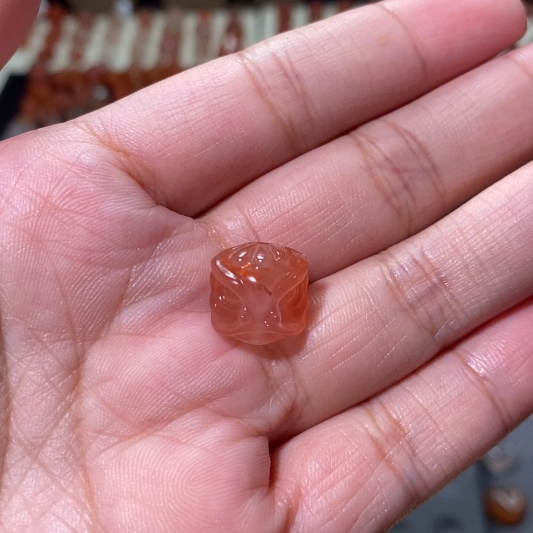 冀****南红玛瑙冰飘未镶嵌醒狮头