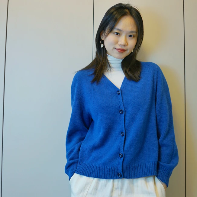 云晓---从上往下不需要引返的V领开衫