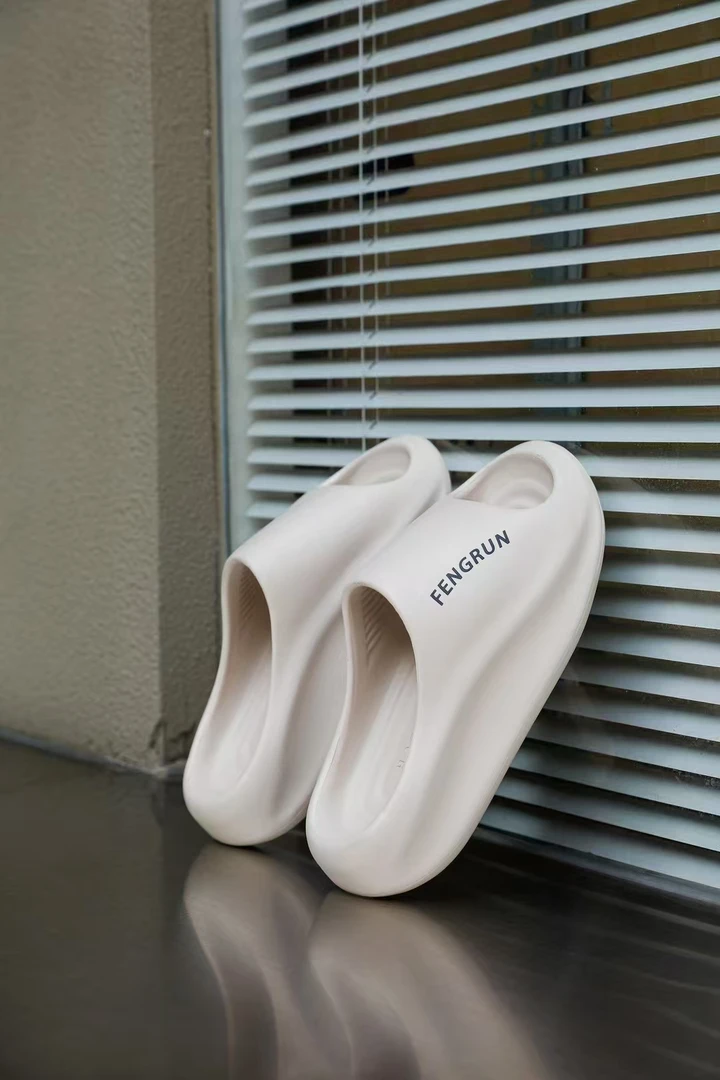 2025新款凉拖鞋夏季外穿学生厚底情侣室内家居舒适防滑轻盈软底