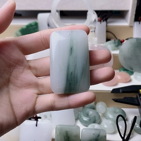 石英质玉未镶嵌吊坠(赠链)