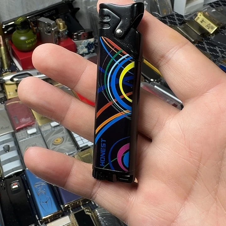 ꫛ***子百诚直冲防风打火机