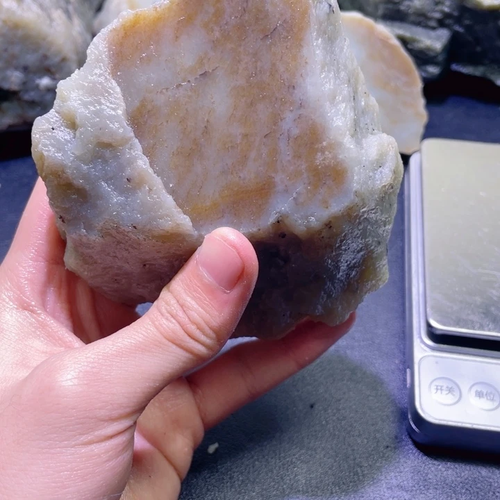 和田玉（糖玉）未镶嵌珠宝半成品