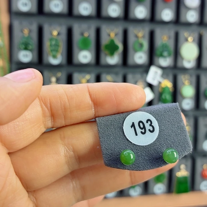 和田玉18K金镶嵌耳饰