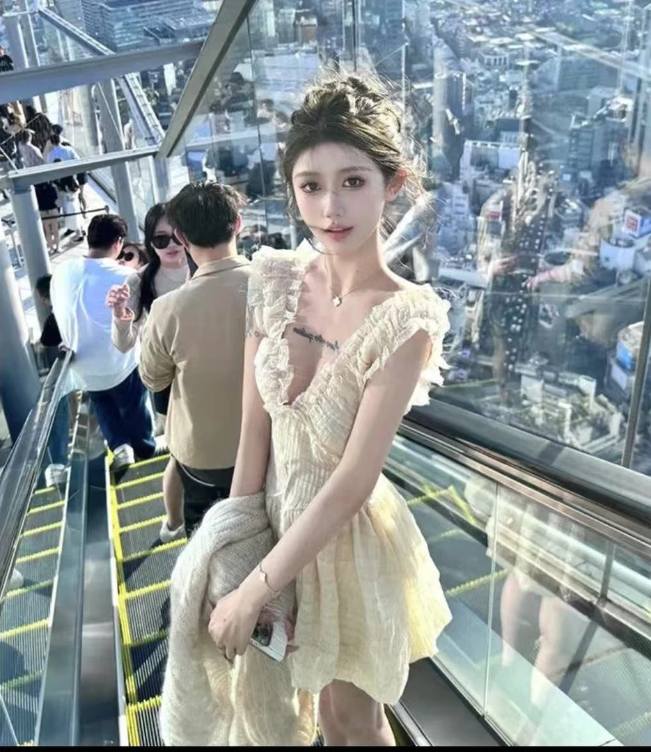 《29.9-69.9》A建材洋哥的辣妹纯欲上衣二号链接