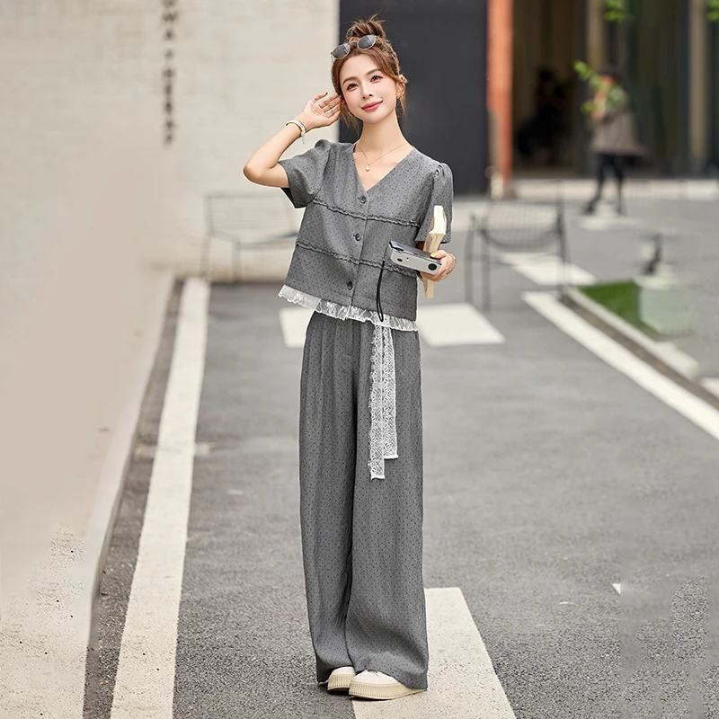 夏季新款2025女时尚休闲波点蕾丝拼接显瘦短袖上衣搭配阔腿裤套装