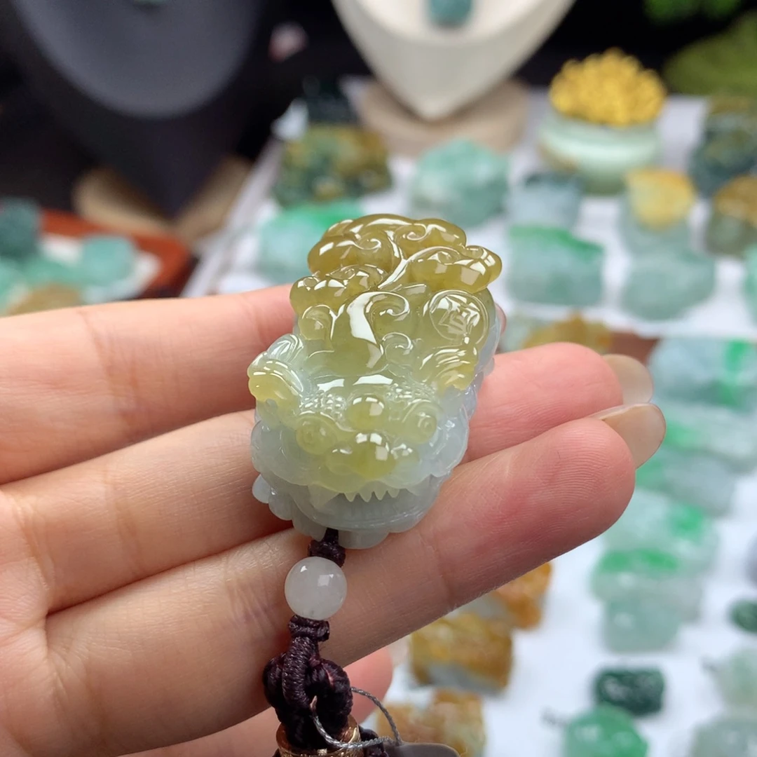 翡翠未镶嵌颈饰A26 茶黄含珠貔貅