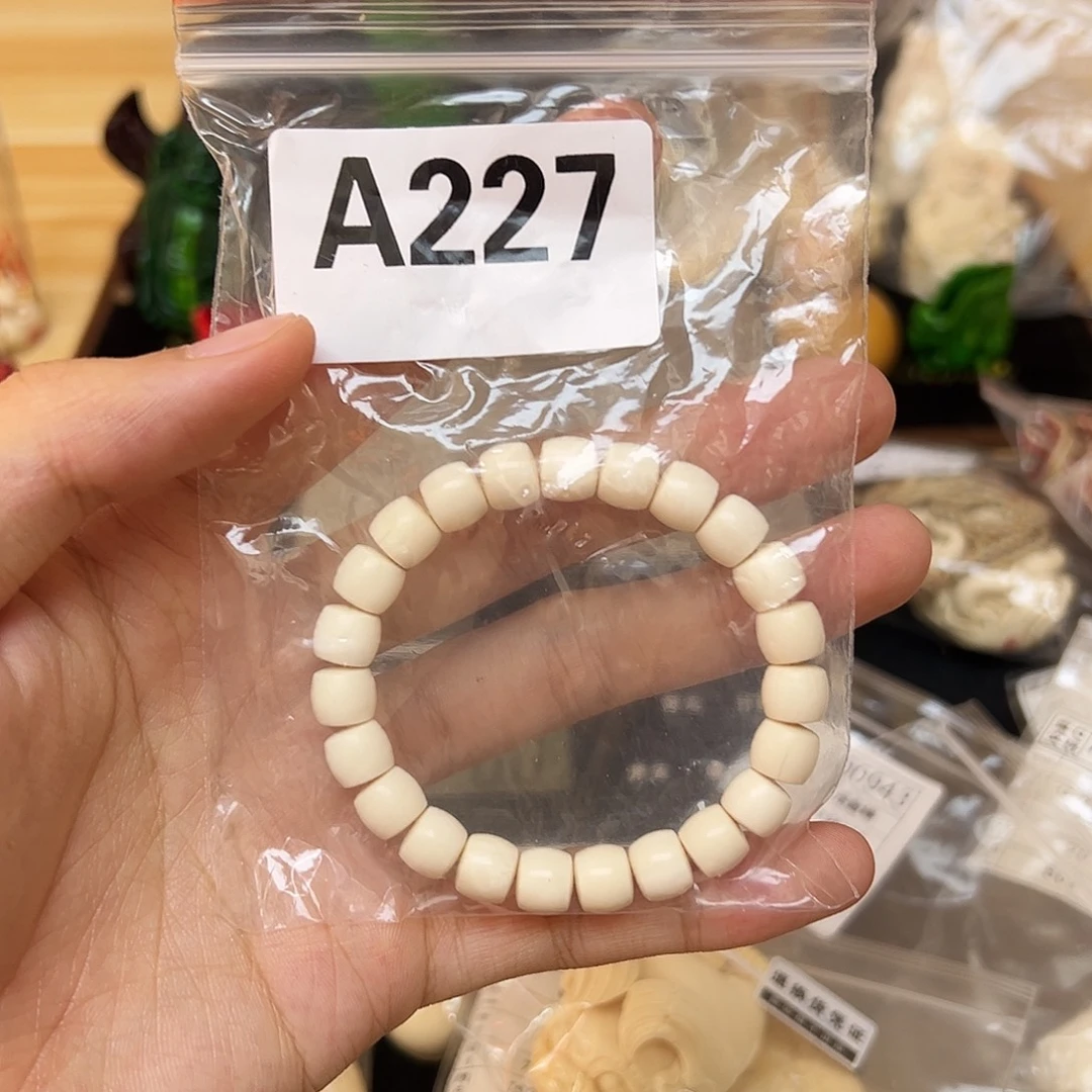 天然猛犸牙雕刻品