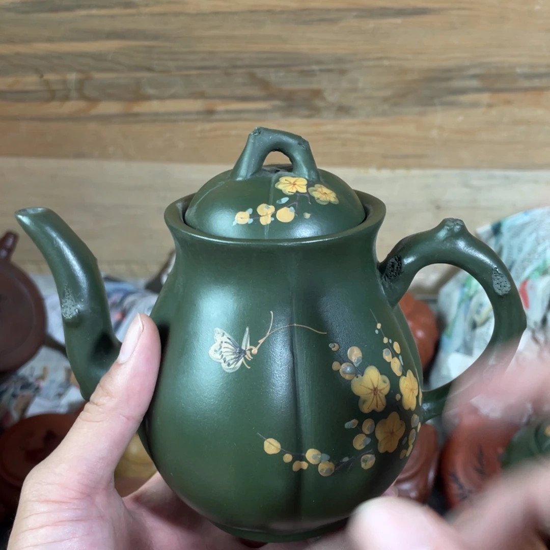 茶壶紫砂老厂紫砂壶一件。