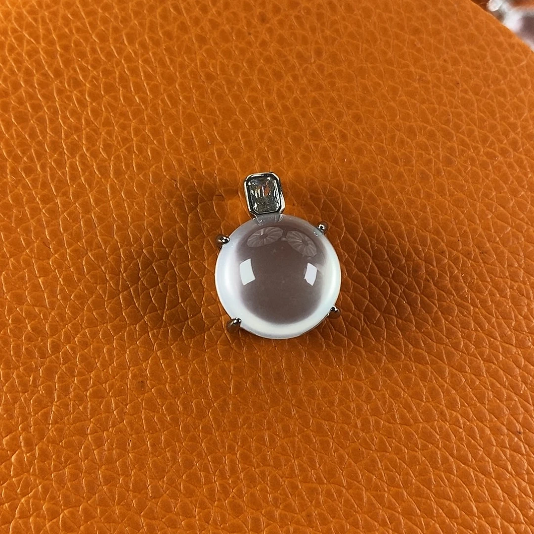 石英质玉合金颈饰