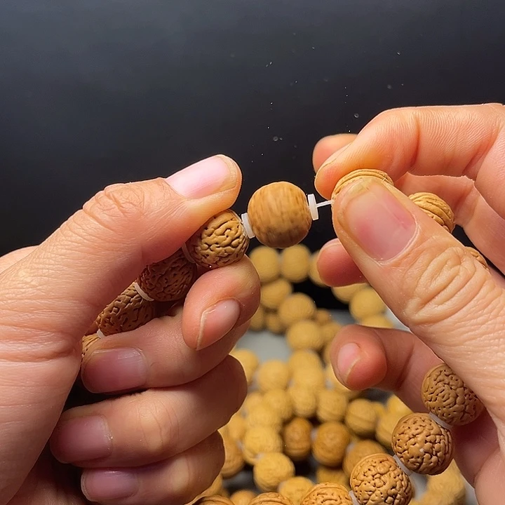 水***月吊坠桃核桃核手串