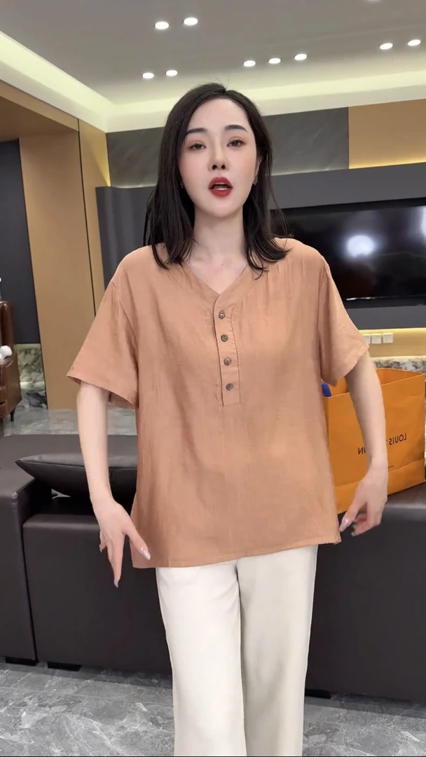 夏季新款短袖大码女装上衣服显瘦遮肉加大衬衫恤