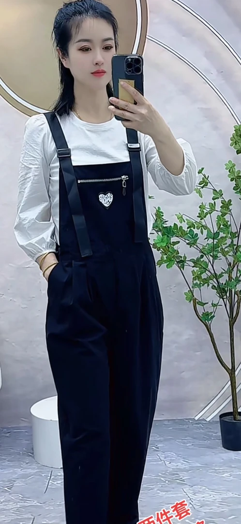 爱心贴标黑色背带裤（单件背带裤）