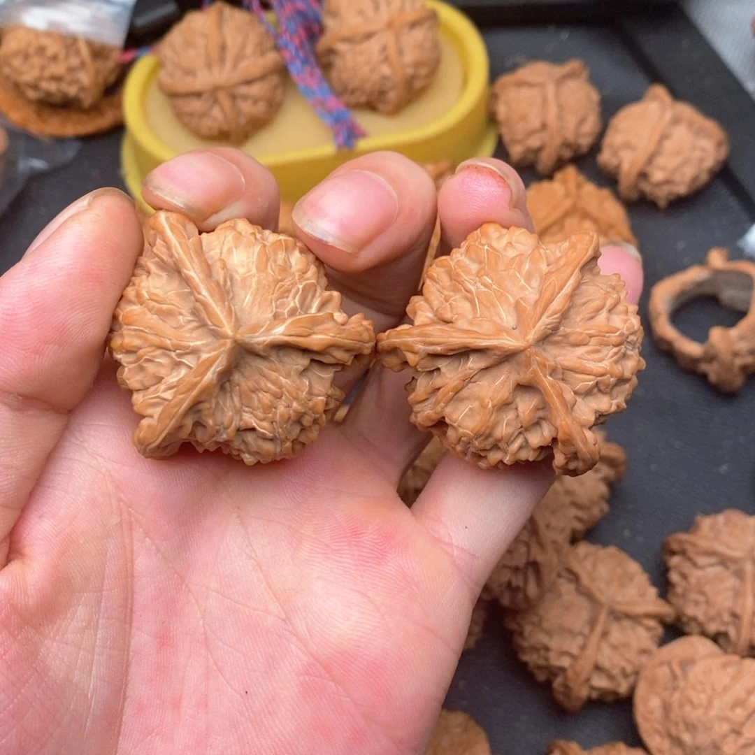 文玩核桃吊坠更40正奔