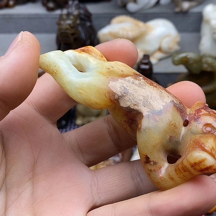 未镶嵌蛇纹石玉颈饰