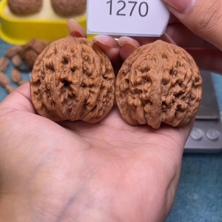 把件文玩核桃虎头41.1270