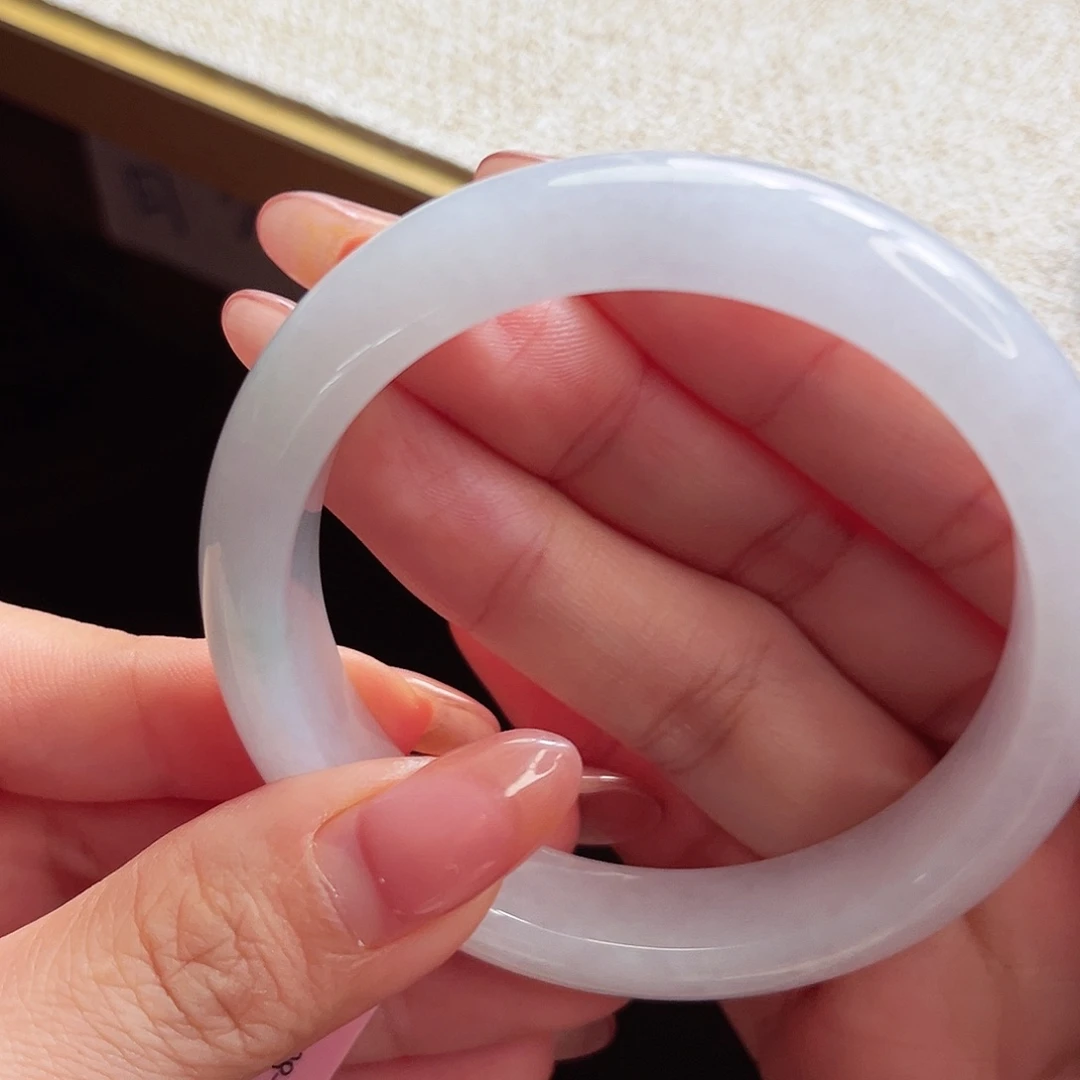 翡翠手镯未镶嵌手镯