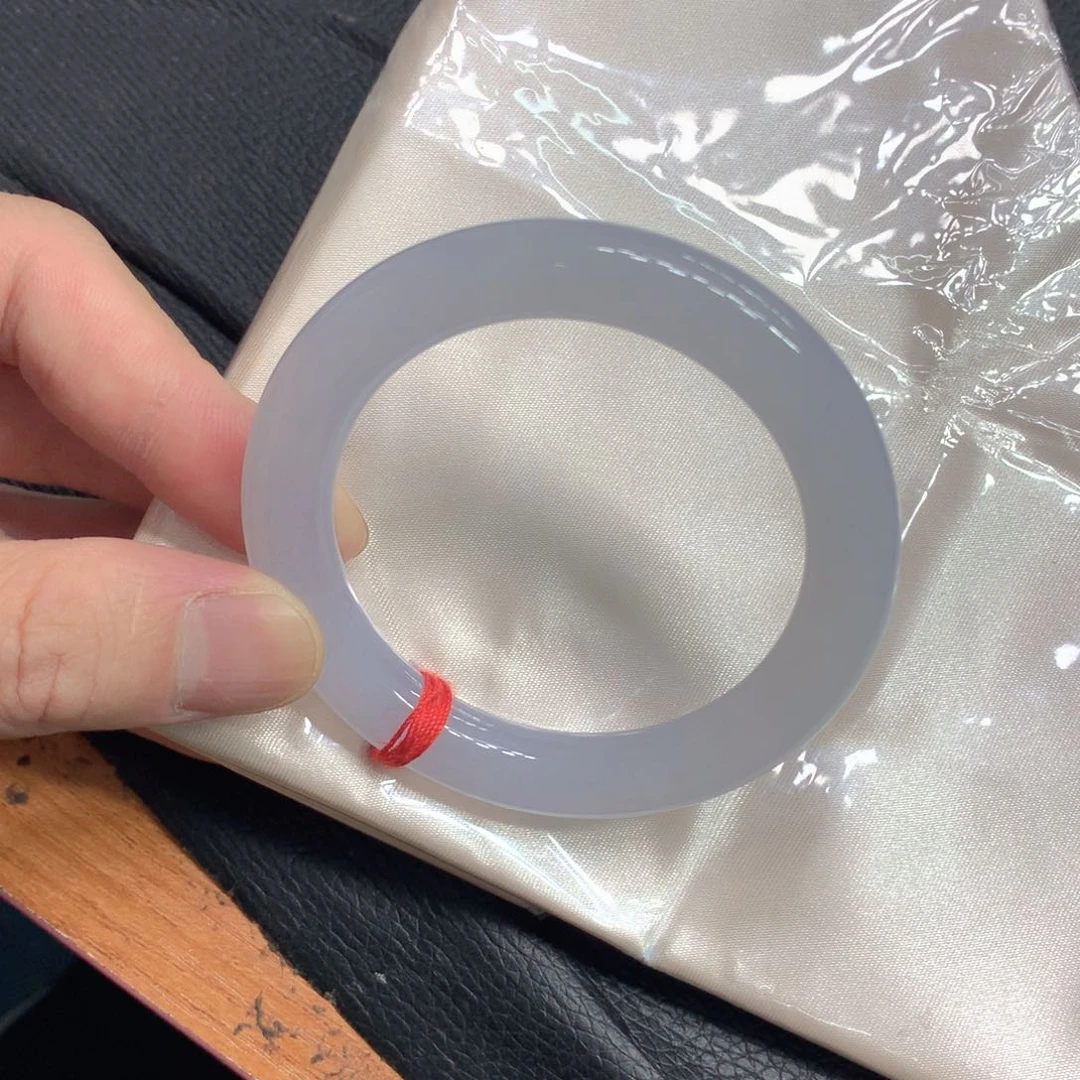 翡翠手镯（圆镯）未镶嵌翡翠