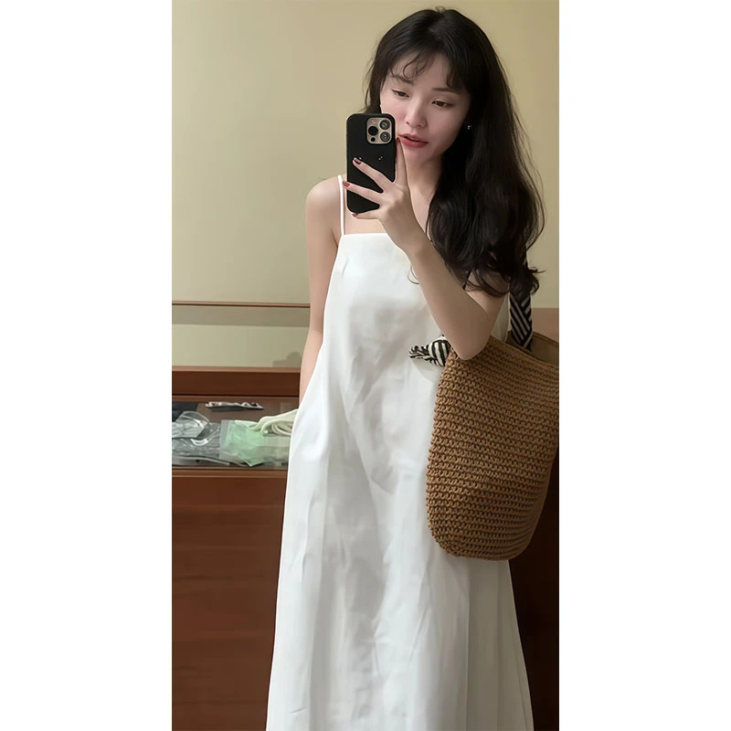 2025夏季女装洋气时髦气质时尚修身显瘦小众设计感宽松吊带连衣裙