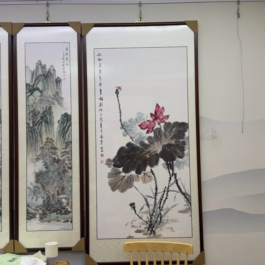 国画四尺和和美美画框一幅（约178×84cm）