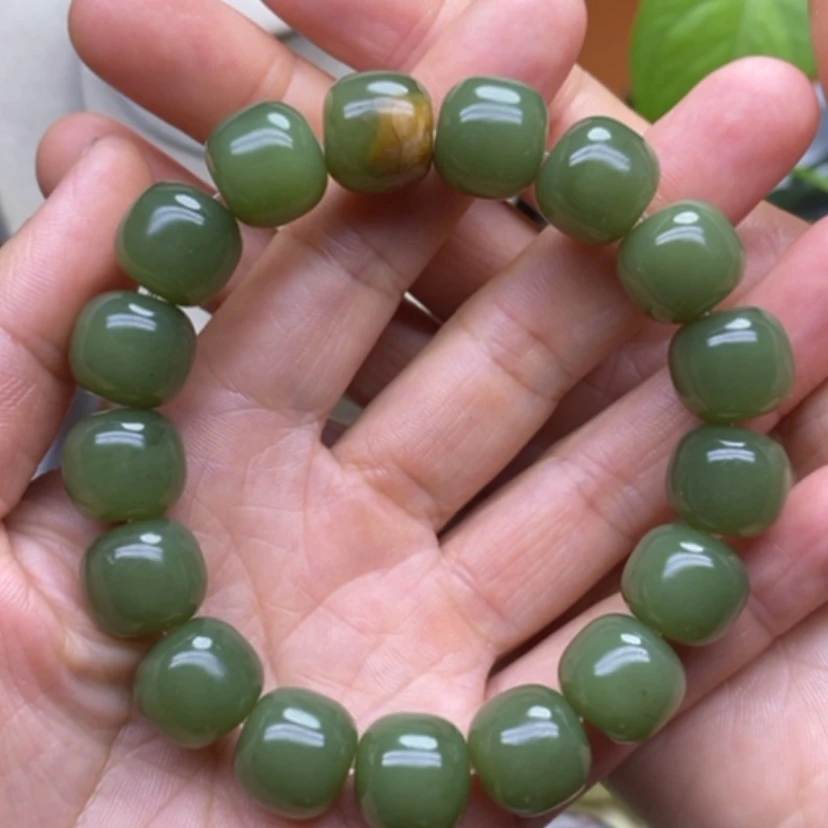 【闪购商品】未镶嵌手链岫岩老玉（透闪石质玉）爱****兄