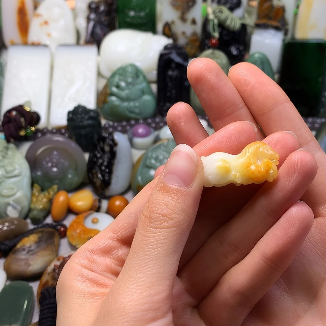 未镶嵌和田玉挂件