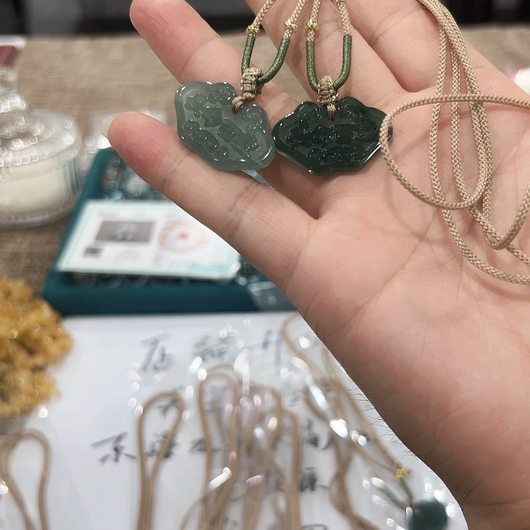 翡翠未镶嵌颈饰翡翠吊坠