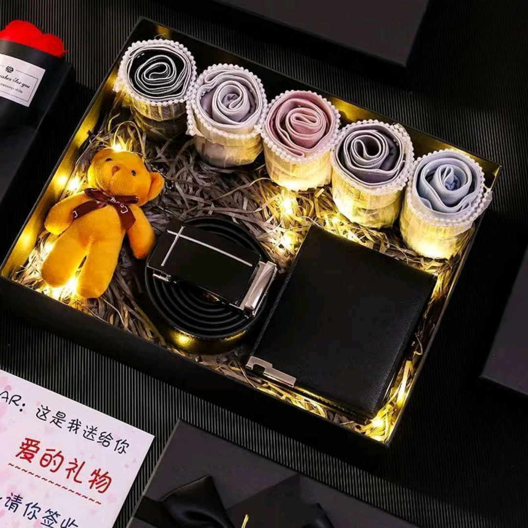 七夕情人节生日礼物送男生男朋友给老公实用惊喜浪漫内裤礼盒花束
