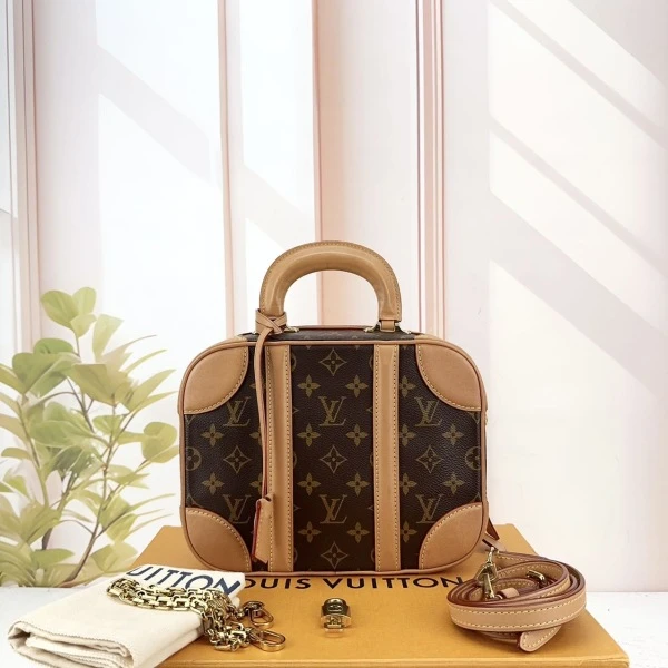 95新/路易威登/包包/市场价48000/250510FZ0040