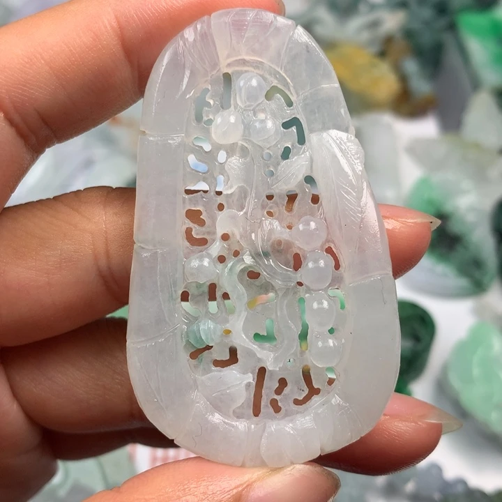 翡翠未镶嵌颈饰翡翠