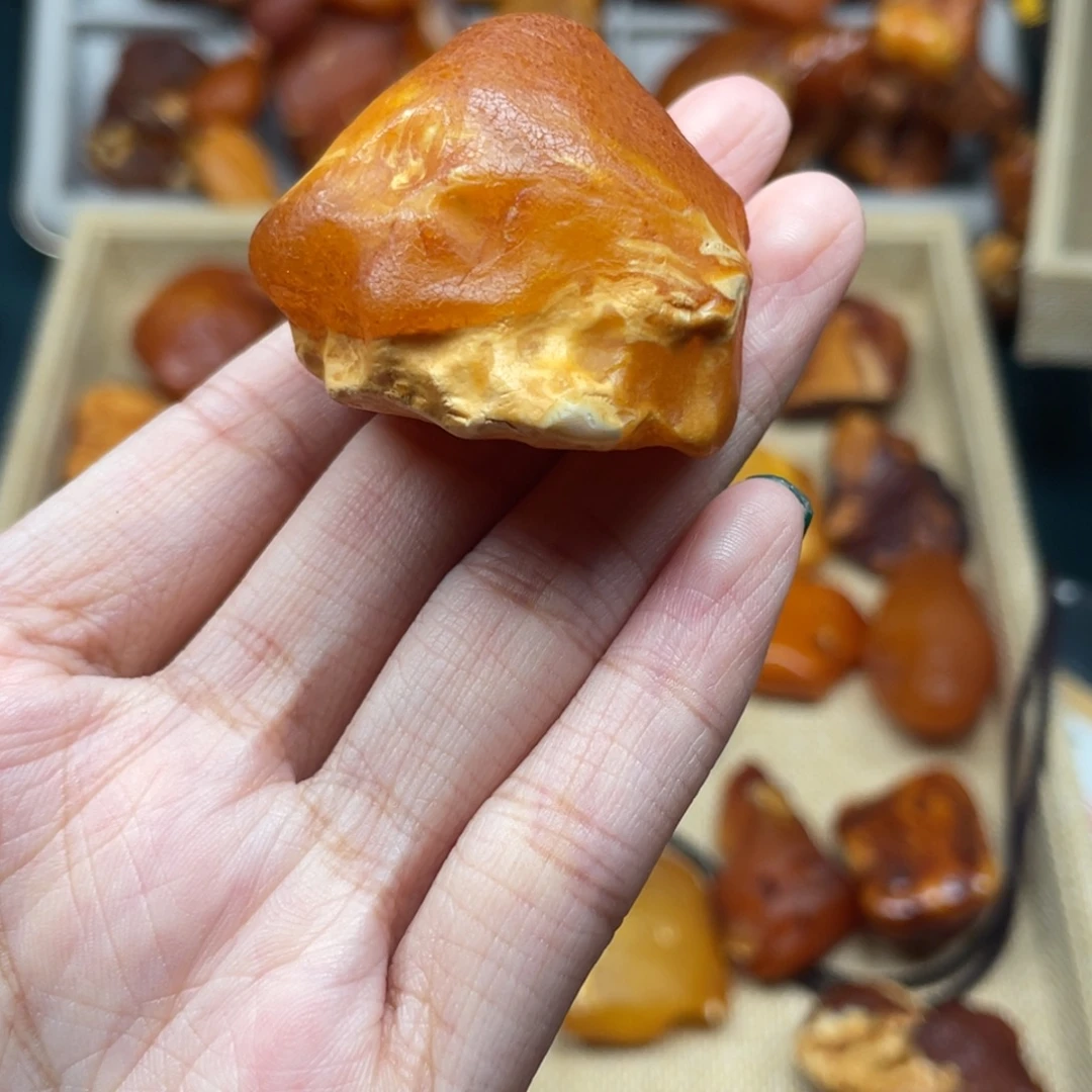 琥珀未镶嵌珠宝奇石