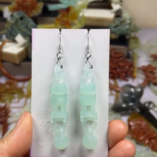 蛇纹石玉未镶嵌发饰杨*皮