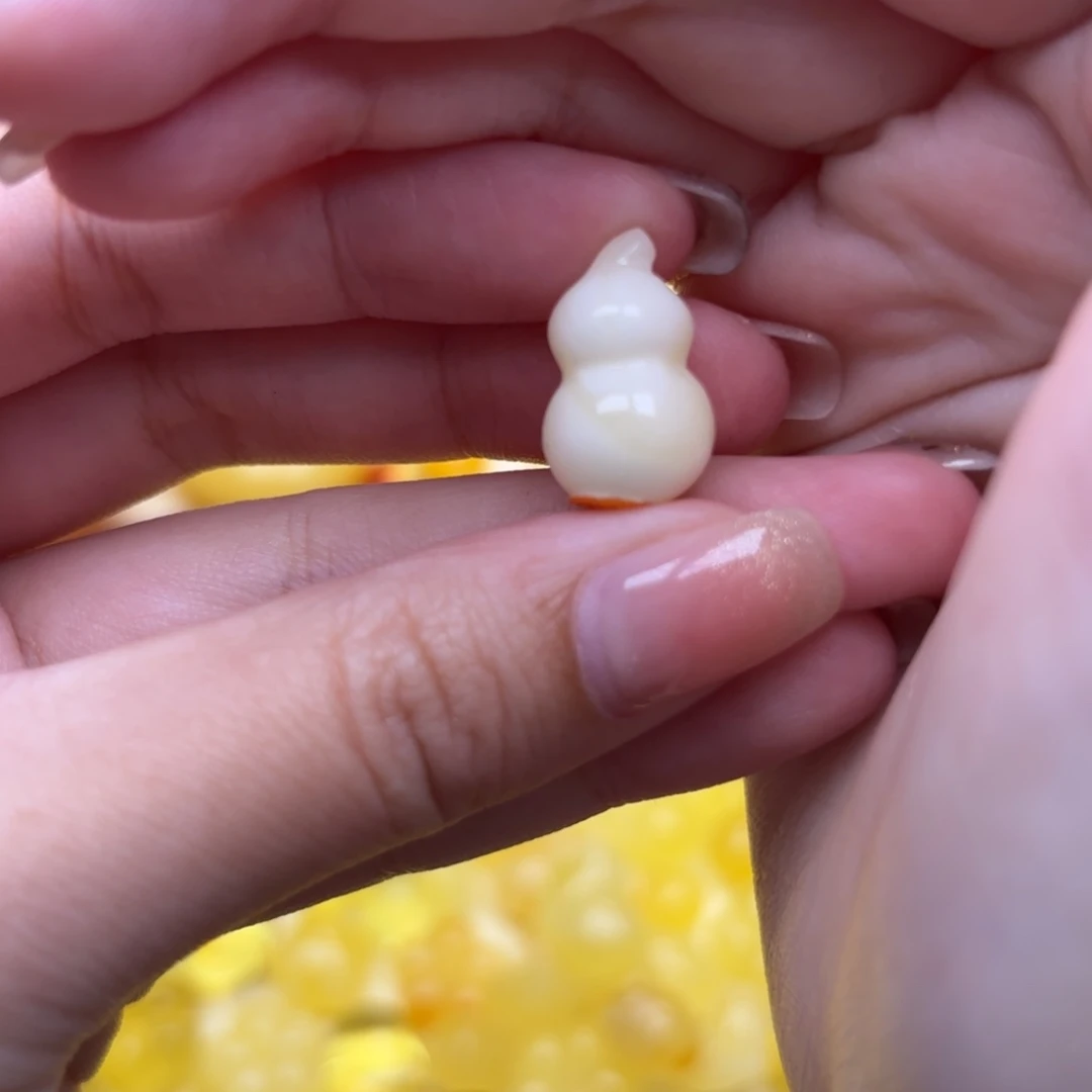 琥珀未镶嵌裸石35号