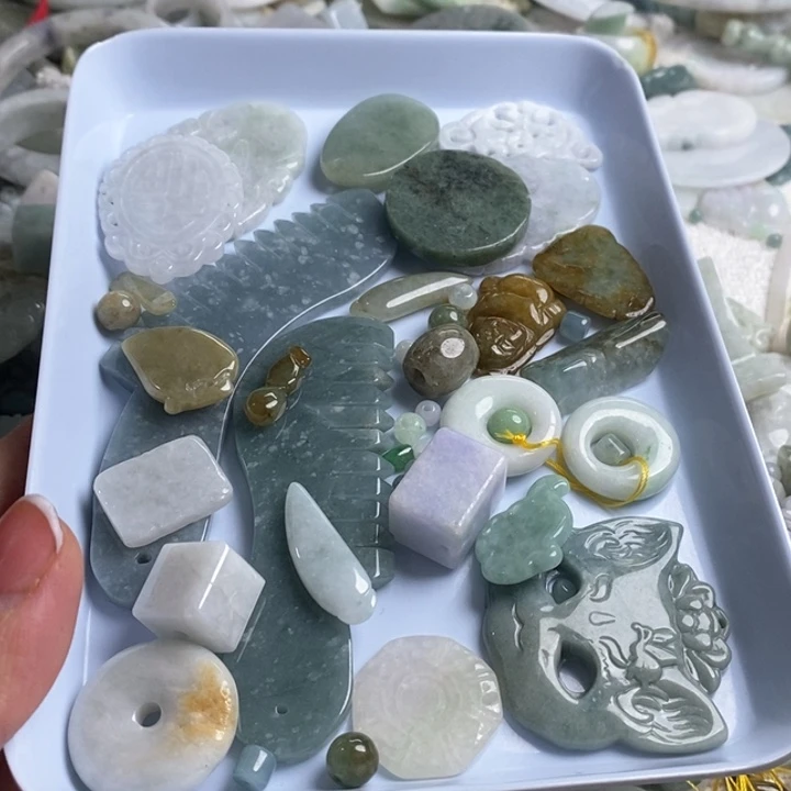 翡翠未镶嵌颈饰丹*涵天然翡翠817