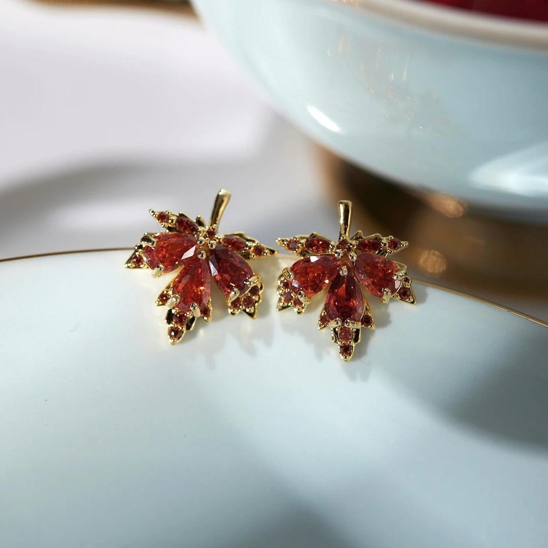 铜合金合成锆石耳饰 【耳夹】枫叶蚊香盘无耳洞